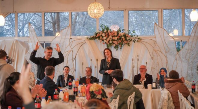 İba, işitme engellilerle iftarda buluştu