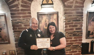 Komşudan milli antrenör Kara’ya jest