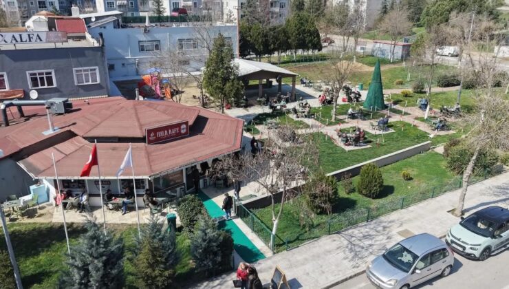Halk Kafe’de çay 5 TL