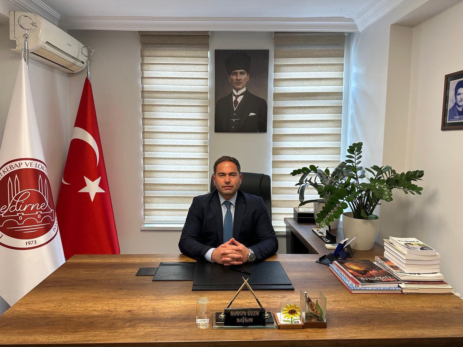 Geçerli görselin alternatif metni yok. Dosya adı: harun-ozen.jpg