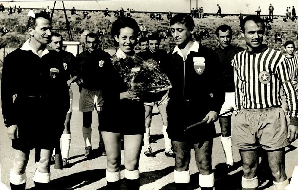 Geçerli görselin alternatif metni yok. Dosya adı: kadin-hakem2.jpg