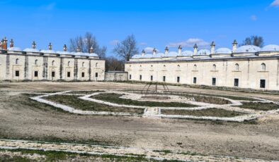 Tıbbi ve Aromatik Bitkiler Bahçesini yel aldı!