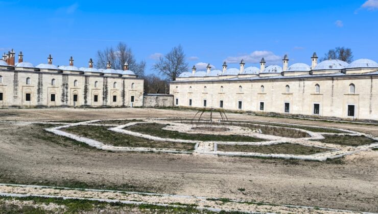 Tıbbi ve Aromatik Bitkiler Bahçesini yel aldı!