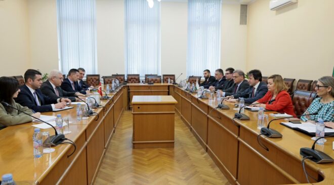 Komşuyla gündem: Gümrük ve su