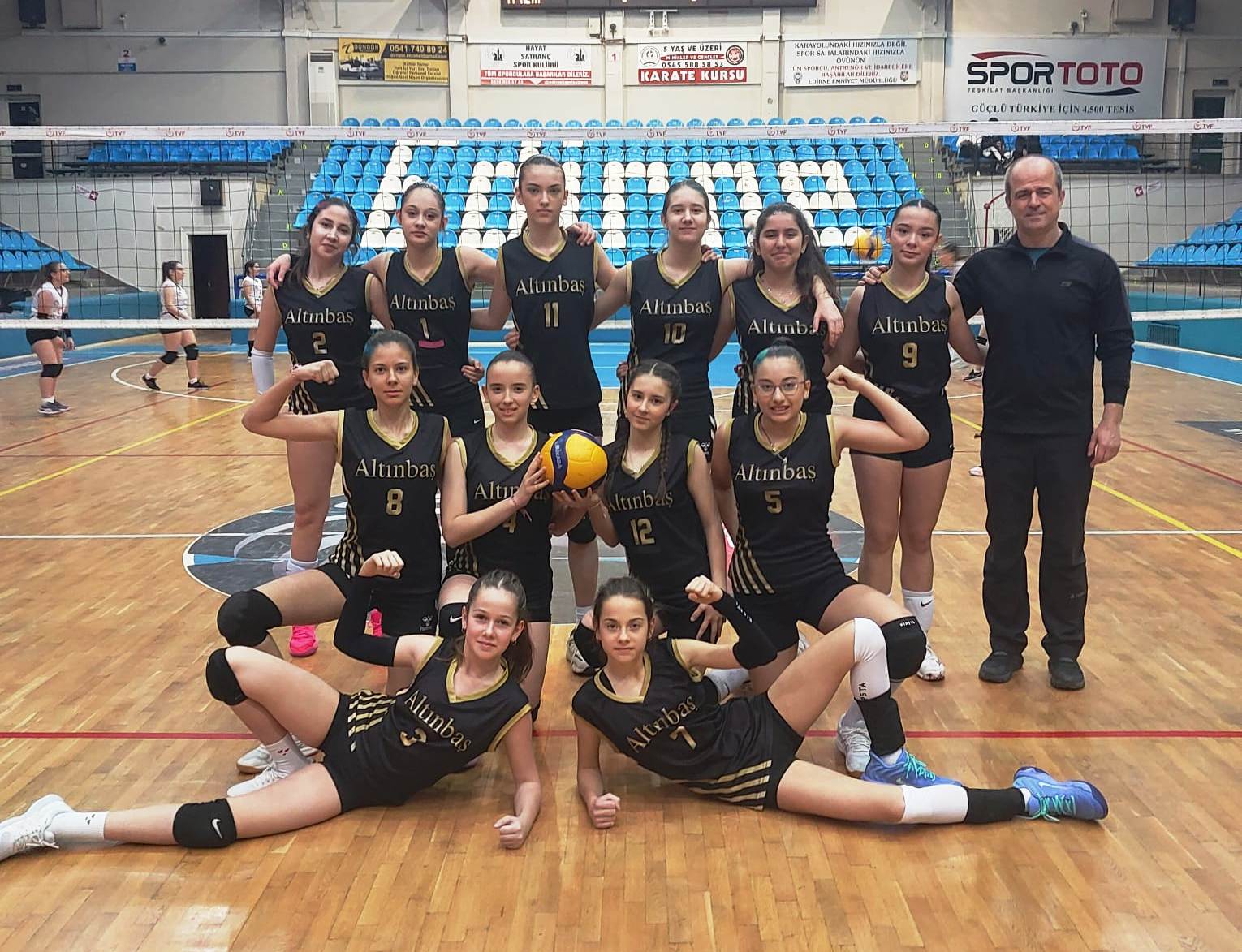 Geçerli görselin alternatif metni yok. Dosya adı: voleyboil-madenspor.jpg