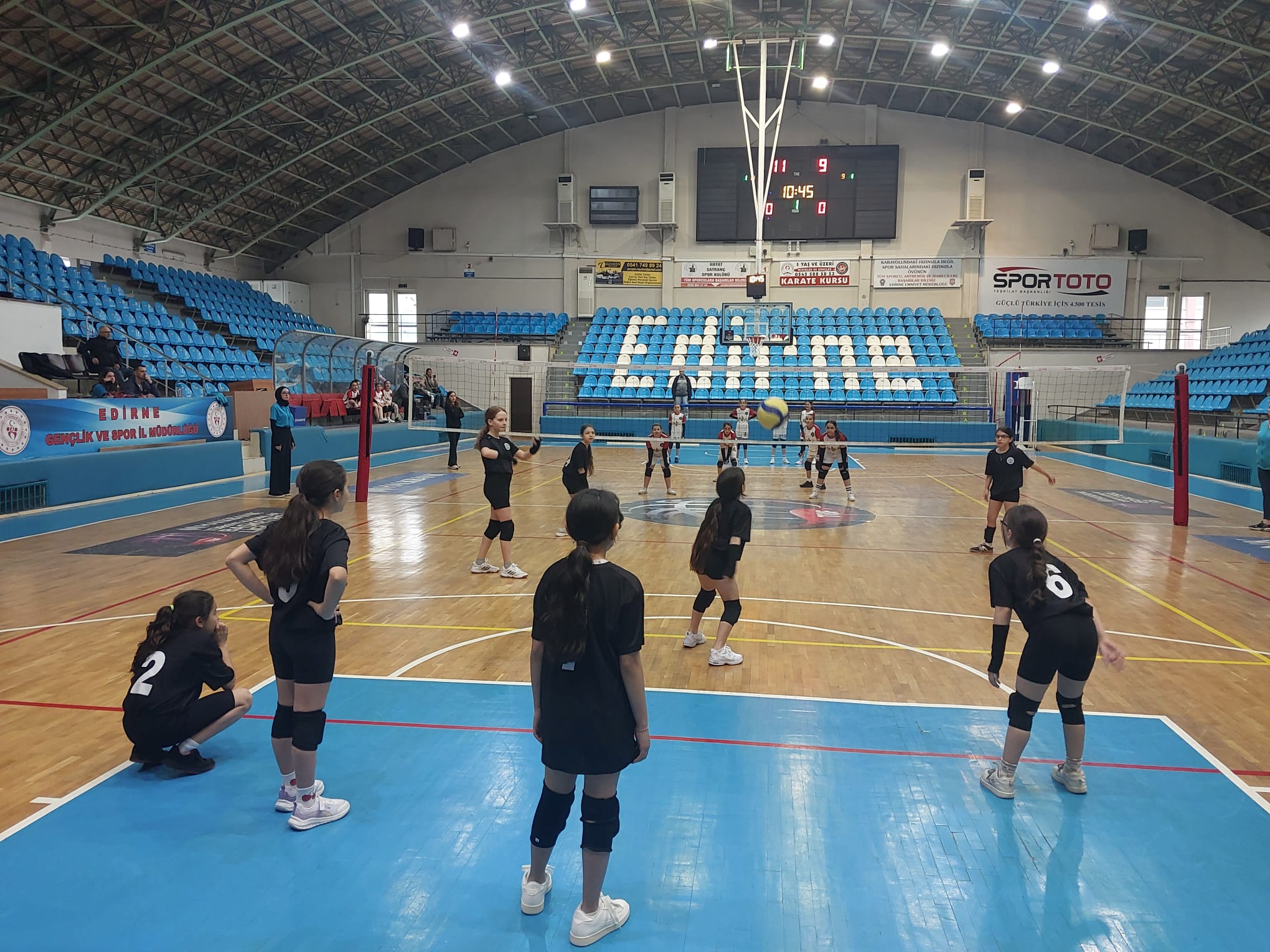 Geçerli görselin alternatif metni yok. Dosya adı: voleybol-3-1.jpg