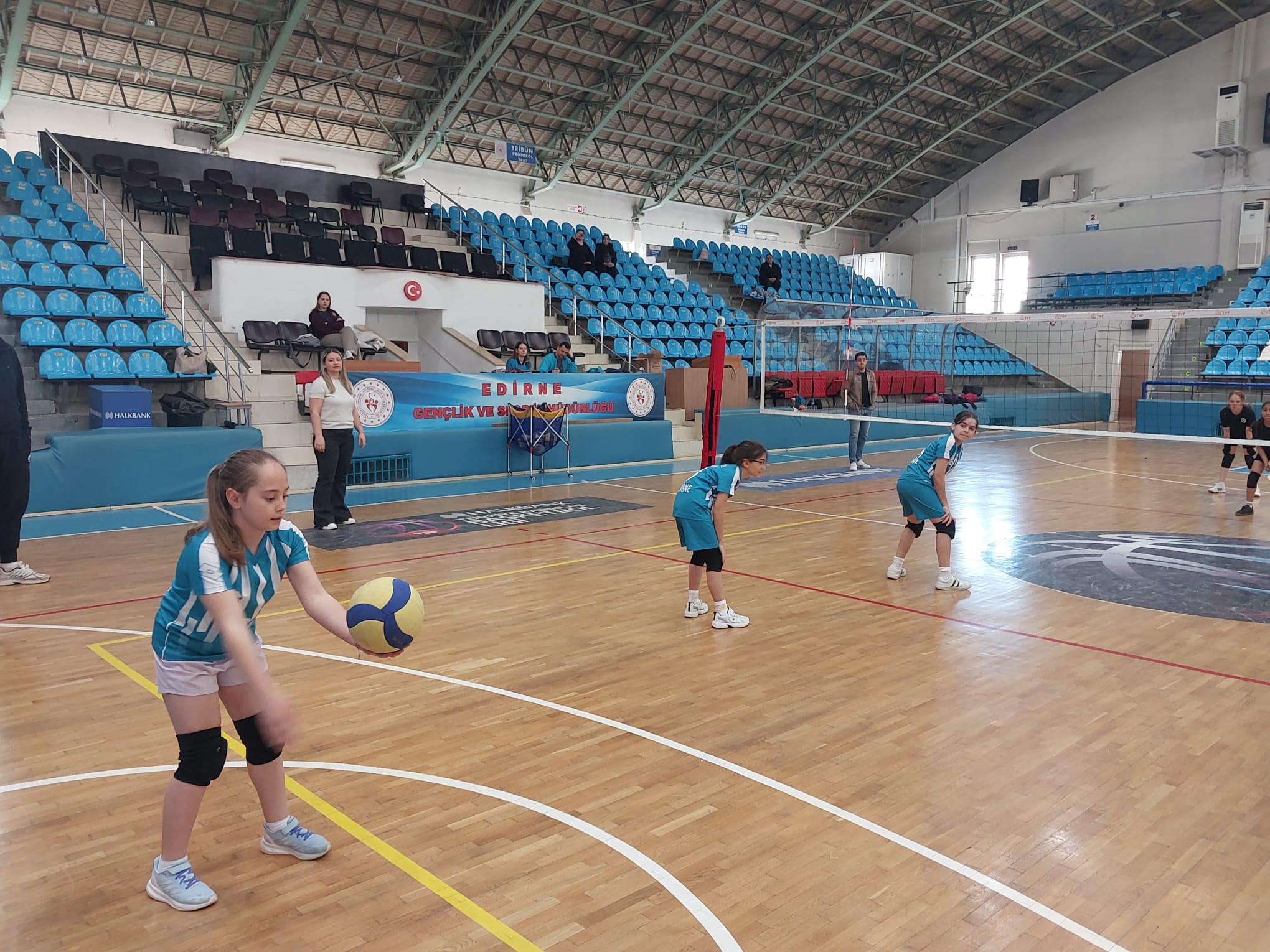 Geçerli görselin alternatif metni yok. Dosya adı: voleybol-4.jpg