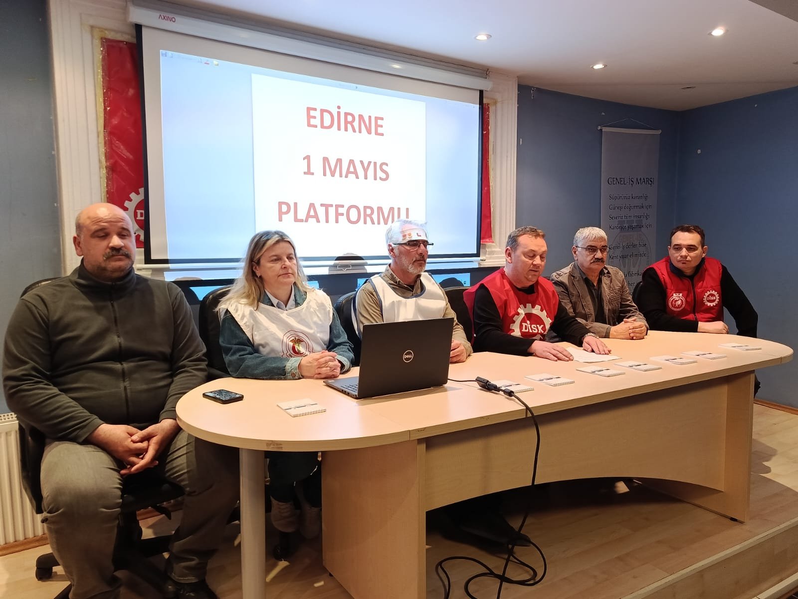 Geçerli görselin alternatif metni yok. Dosya adı: 1-mayis1.jpg