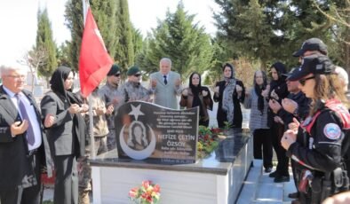 Şehit polisler mezarları başında anıldı