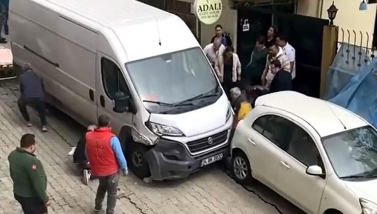 Freni patlayan minibüs iki kişiye çarptı!