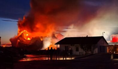 Kereste fabrikasında patlama sonrası yangın!