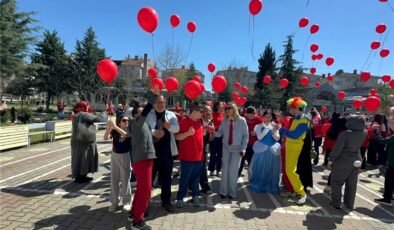 ‘100 Balon, Tek Dilek: Beni Sevginle Fark Et!’