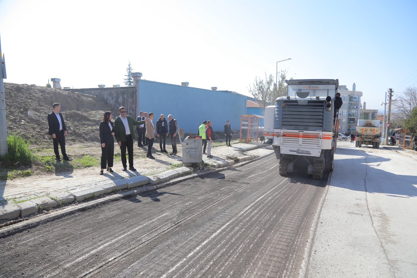 Geçerli görselin alternatif metni yok. Dosya adı: asfalt2.jpg