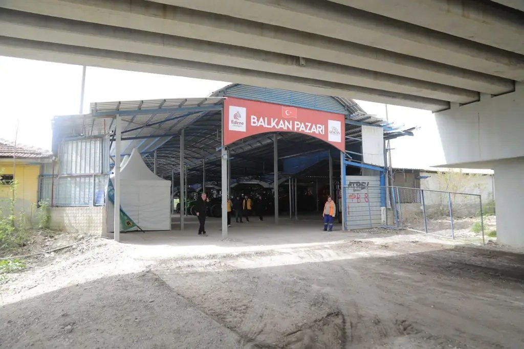 Geçerli görselin alternatif metni yok. Dosya adı: balkan-pazari-2.jpg