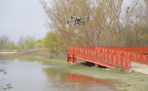 Sivrisineğe dron destekli ilaçlama