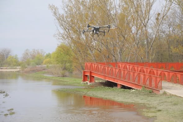 Sivrisineğe dron destekli ilaçlama