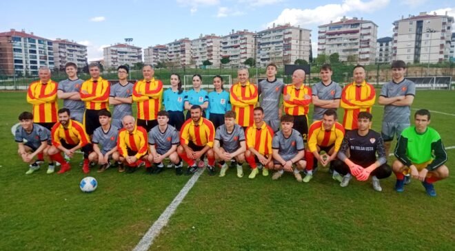 Edirne Lisesi’nin geleneksel maçında mezunlar galip