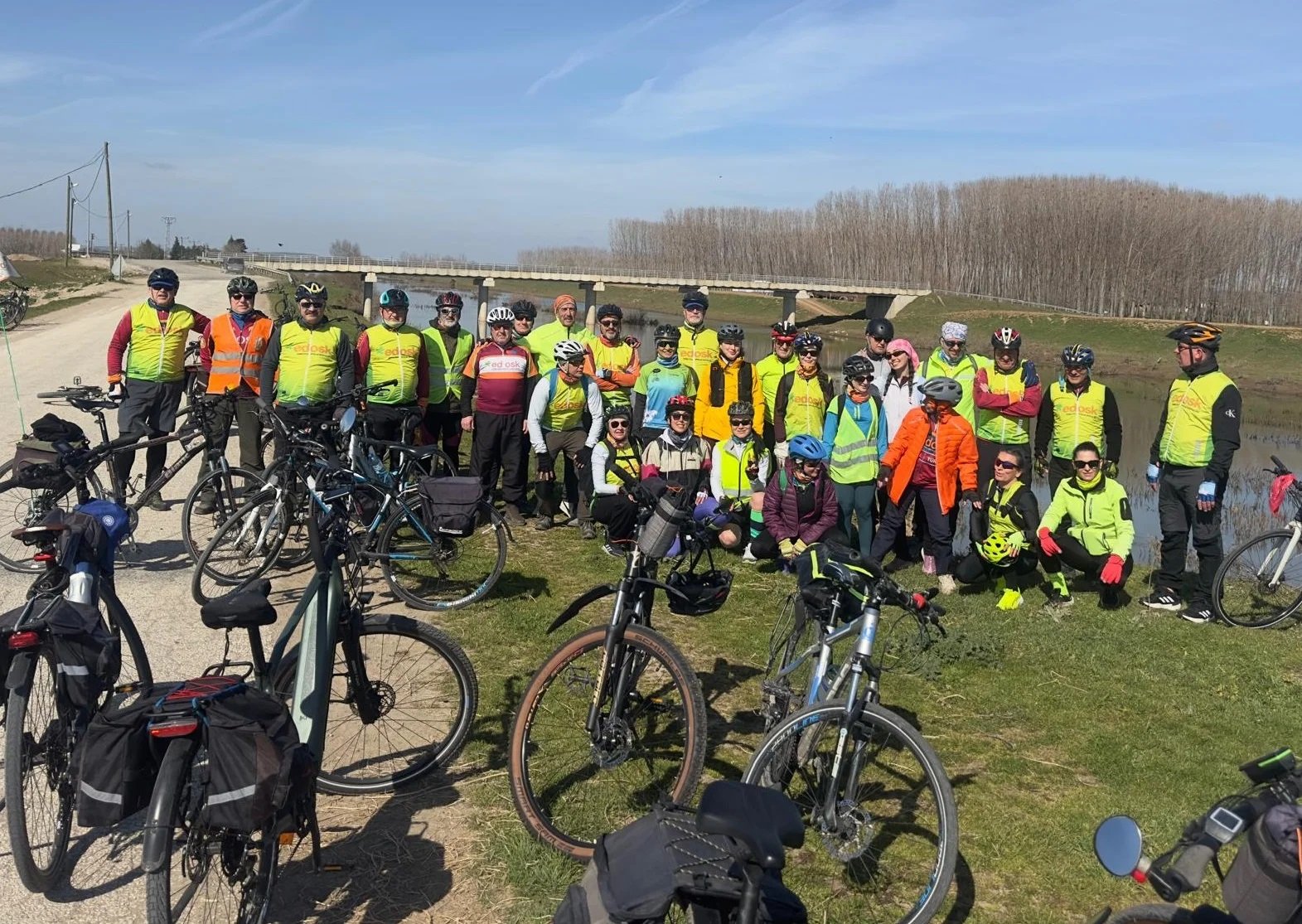 Geçerli görselin alternatif metni yok. Dosya adı: edosk.jpg