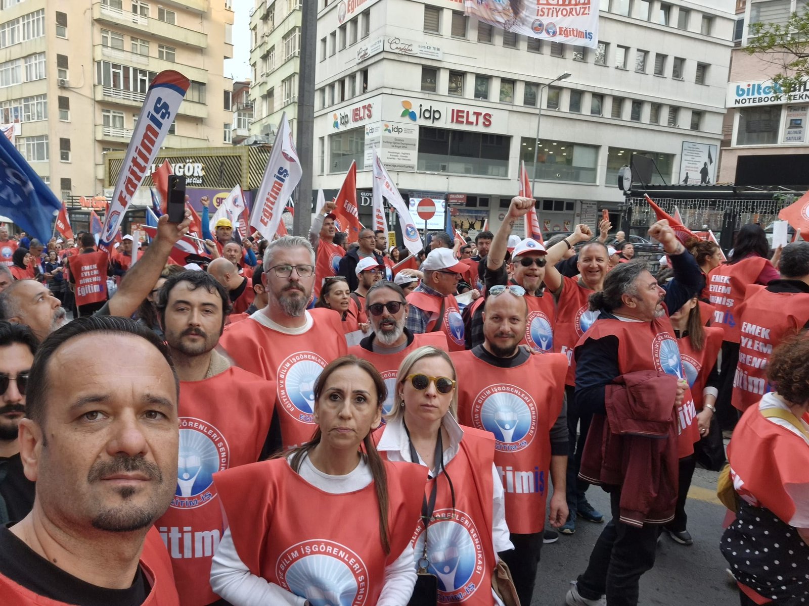 Geçerli görselin alternatif metni yok. Dosya adı: egitimis-ankara-2.jpeg