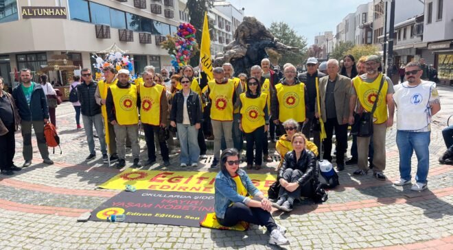 Öğretmenler ‘yaşam nöbetine’ devam