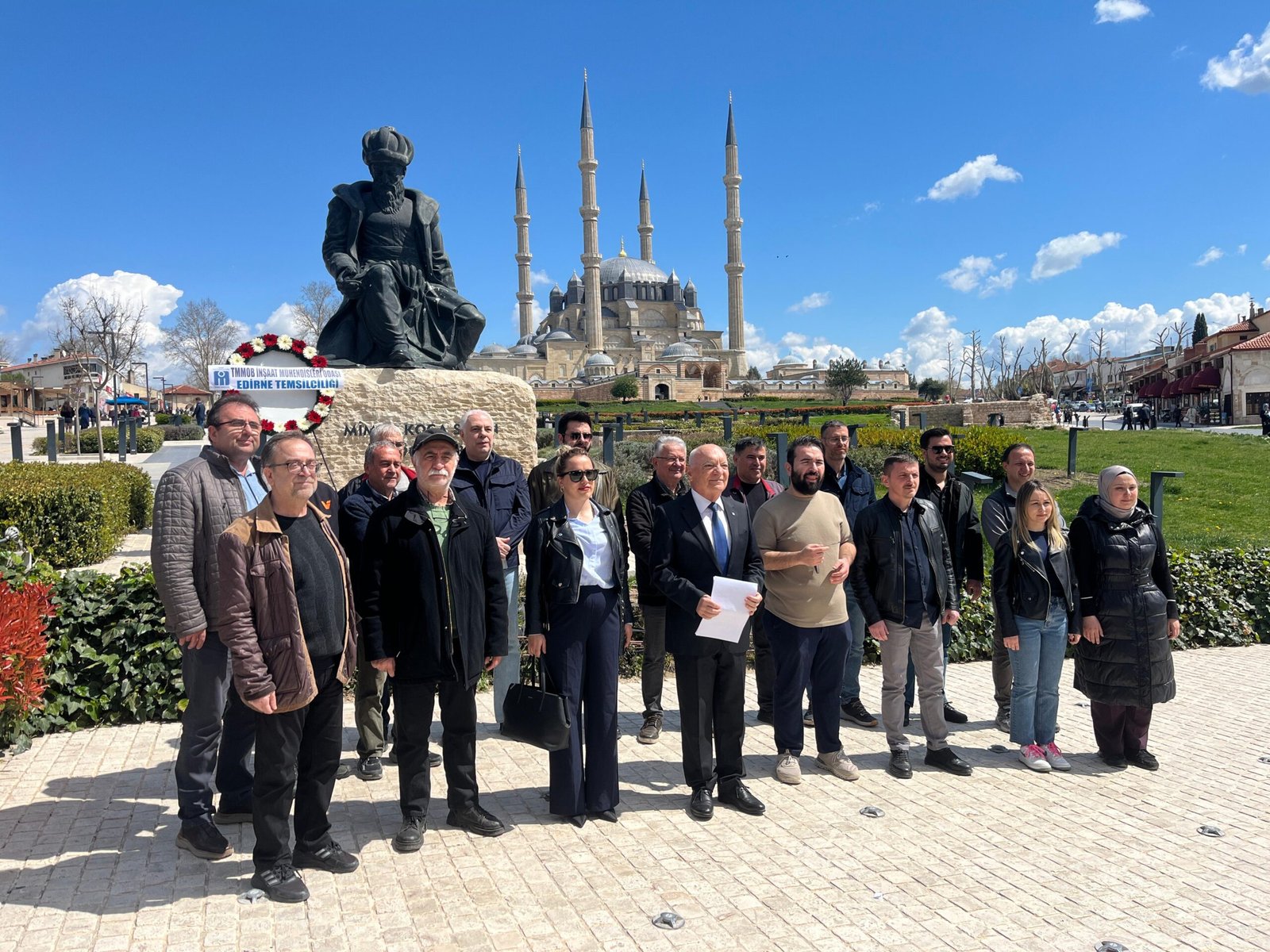 Geçerli görselin alternatif metni yok. Dosya adı: insaat1-scaled.jpg