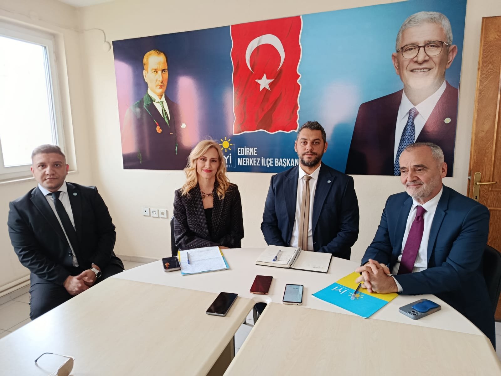 Geçerli görselin alternatif metni yok. Dosya adı: iyi-parti-4.jpeg