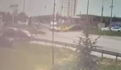 Ambulansla taksi çarpıştı: 5 yaralı!