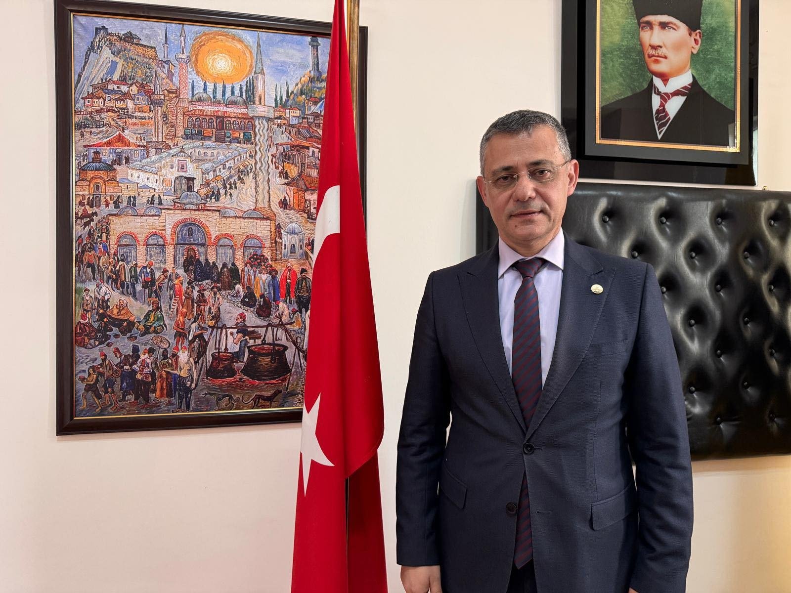 Geçerli görselin alternatif metni yok. Dosya adı: sabri-can-sannav.jpg