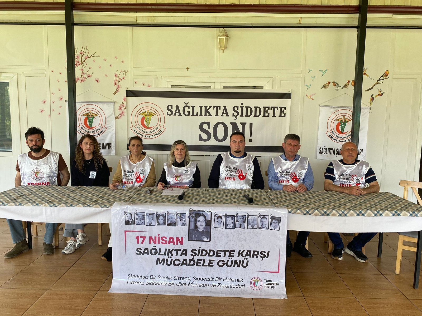 Geçerli görselin alternatif metni yok. Dosya adı: tabip2.jpg