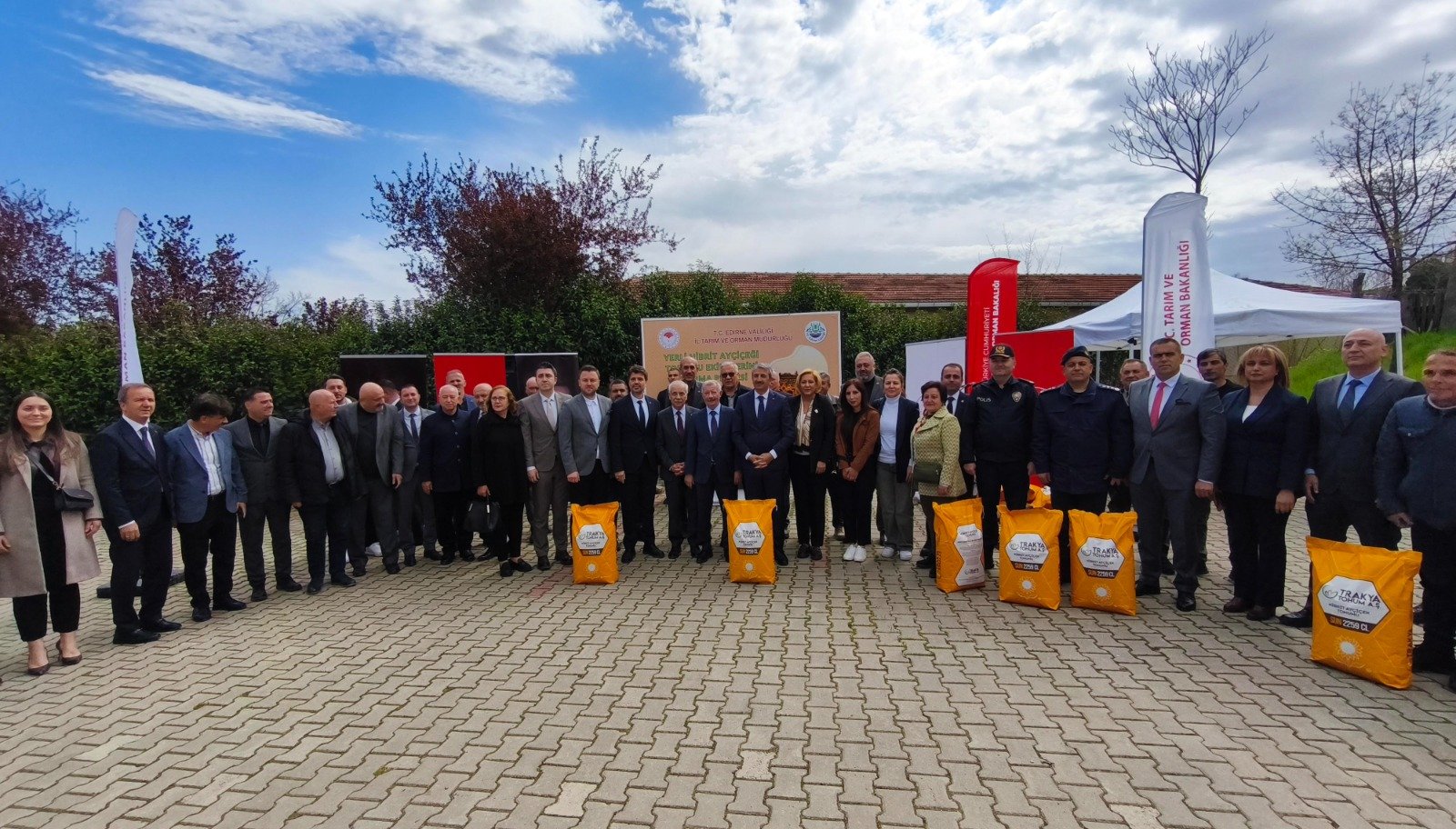 Geçerli görselin alternatif metni yok. Dosya adı: tarim-il-10.jpeg