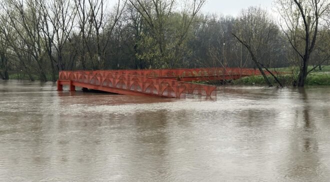 Nehirlerde alarma devam!