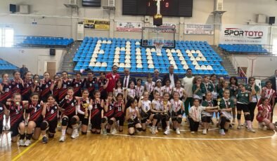 Plevne’nin minikleri filede şampiyon