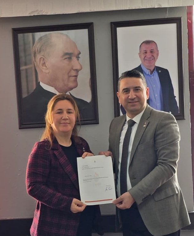 Geçerli görselin alternatif metni yok. Dosya adı: zafer-1.jpg