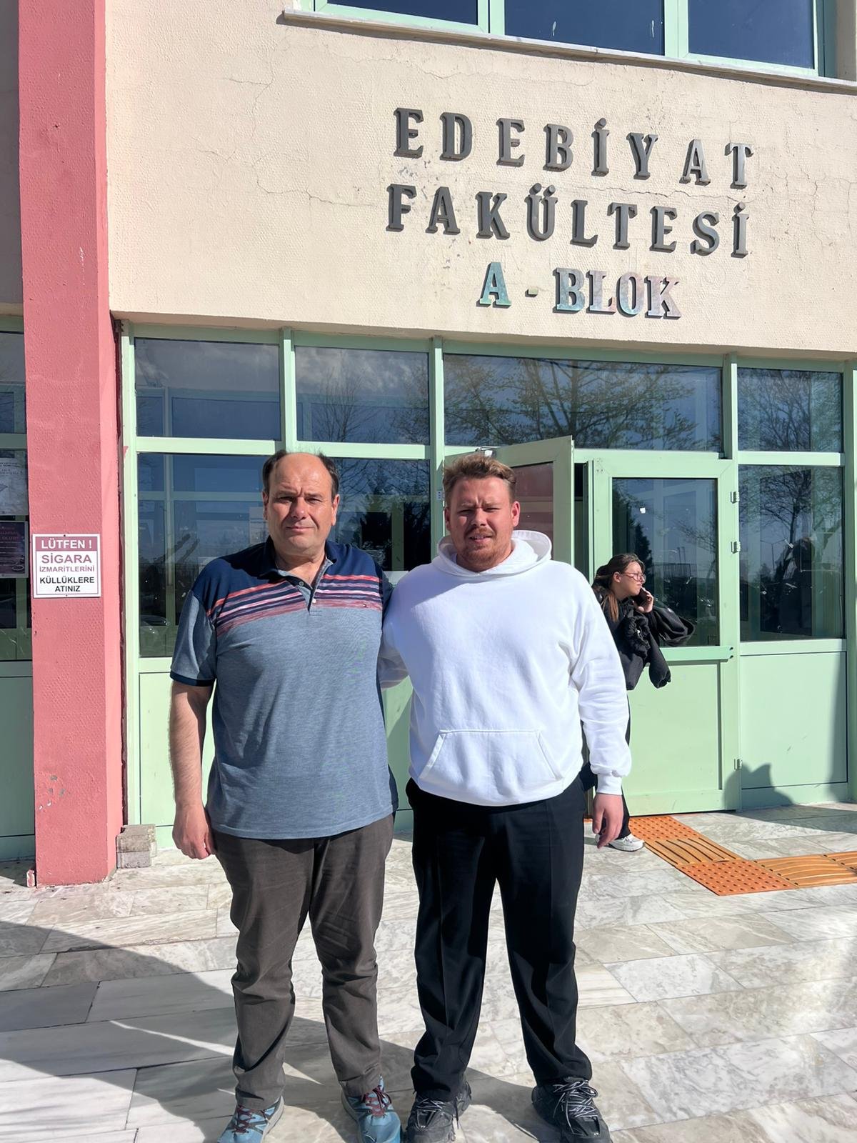 Geçerli görselin alternatif metni yok. Dosya adı: zobarlar.jpg