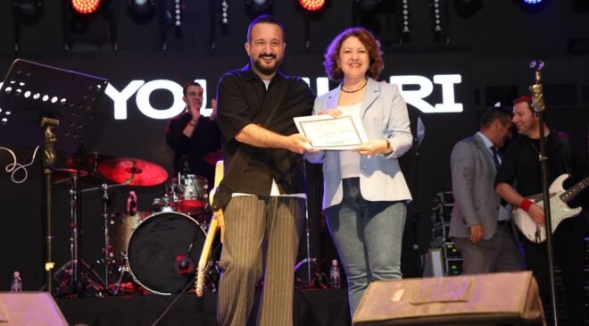 Gece Yolcuları’na konserde diploma