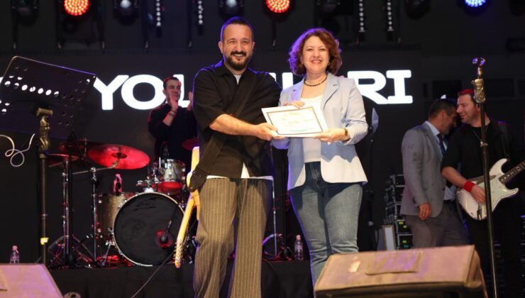 Gece Yolcuları’na konserde diploma