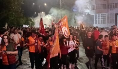 Edirne’de sarı-kırmızı gece!