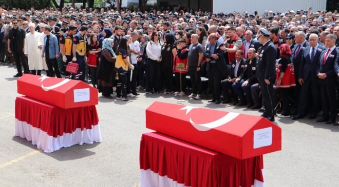 Çorlu şehitlerini uğurladı!