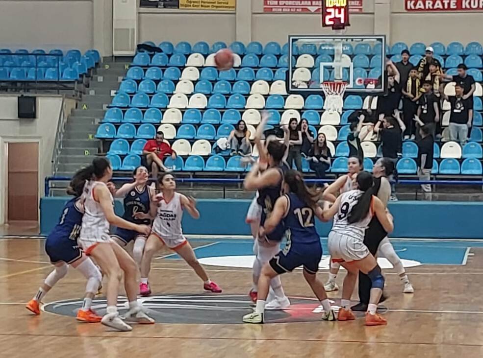 Geçerli görselin alternatif metni yok. Dosya adı: basket-2.jpg