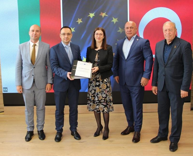 Geçerli görselin alternatif metni yok. Dosya adı: bulgar-sinir-proje.jpg