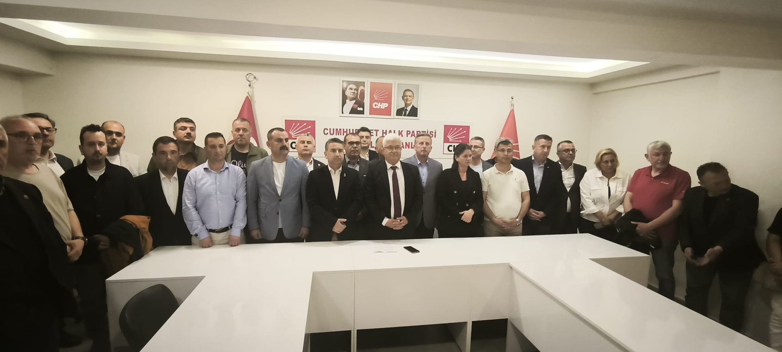 Geçerli görselin alternatif metni yok. Dosya adı: chp-butlan-gecesi-4.jpeg