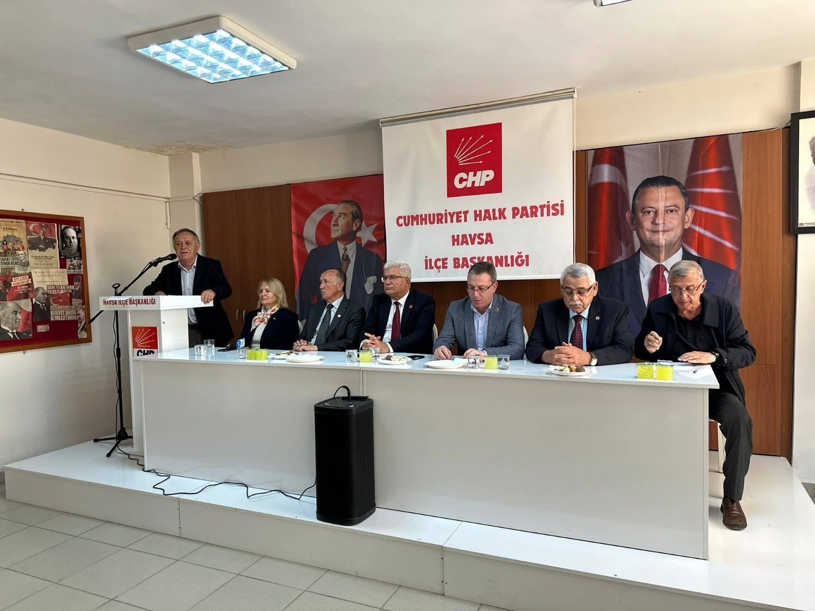Geçerli görselin alternatif metni yok. Dosya adı: chp-danisma.jpg