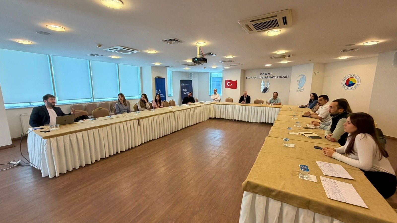 Geçerli görselin alternatif metni yok. Dosya adı: etso-yesil.jpg
