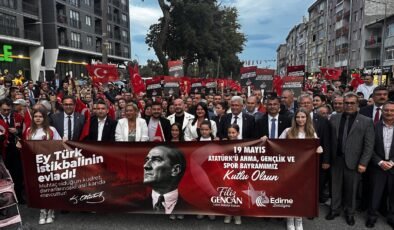 Edirne’de ‘fener alayı’ coşkusu!