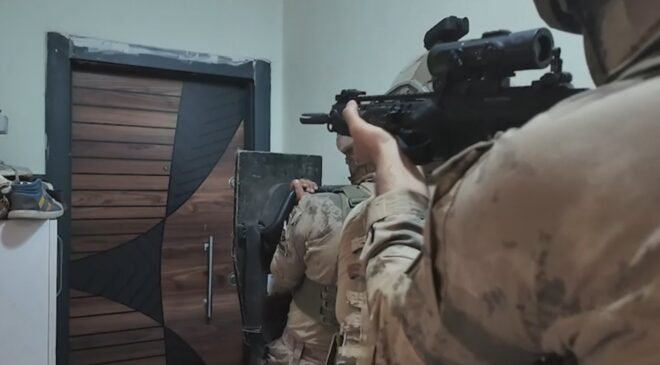 FETÖ’de 43 tutuklama
