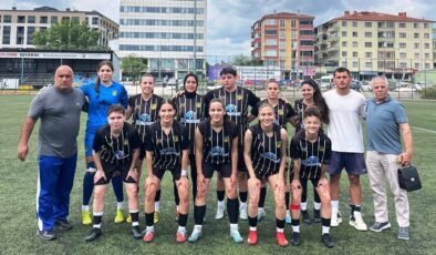K.Arda Spor seyircisi önünde