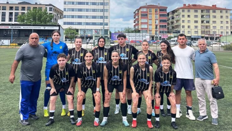 K.Arda Spor seyircisi önünde