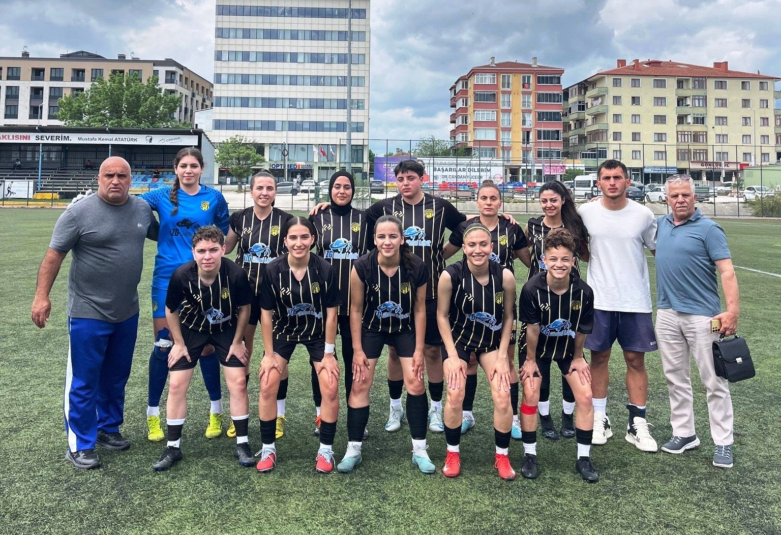 Geçerli görselin alternatif metni yok. Dosya adı: karaagac-ardaspor-kadin.jpg