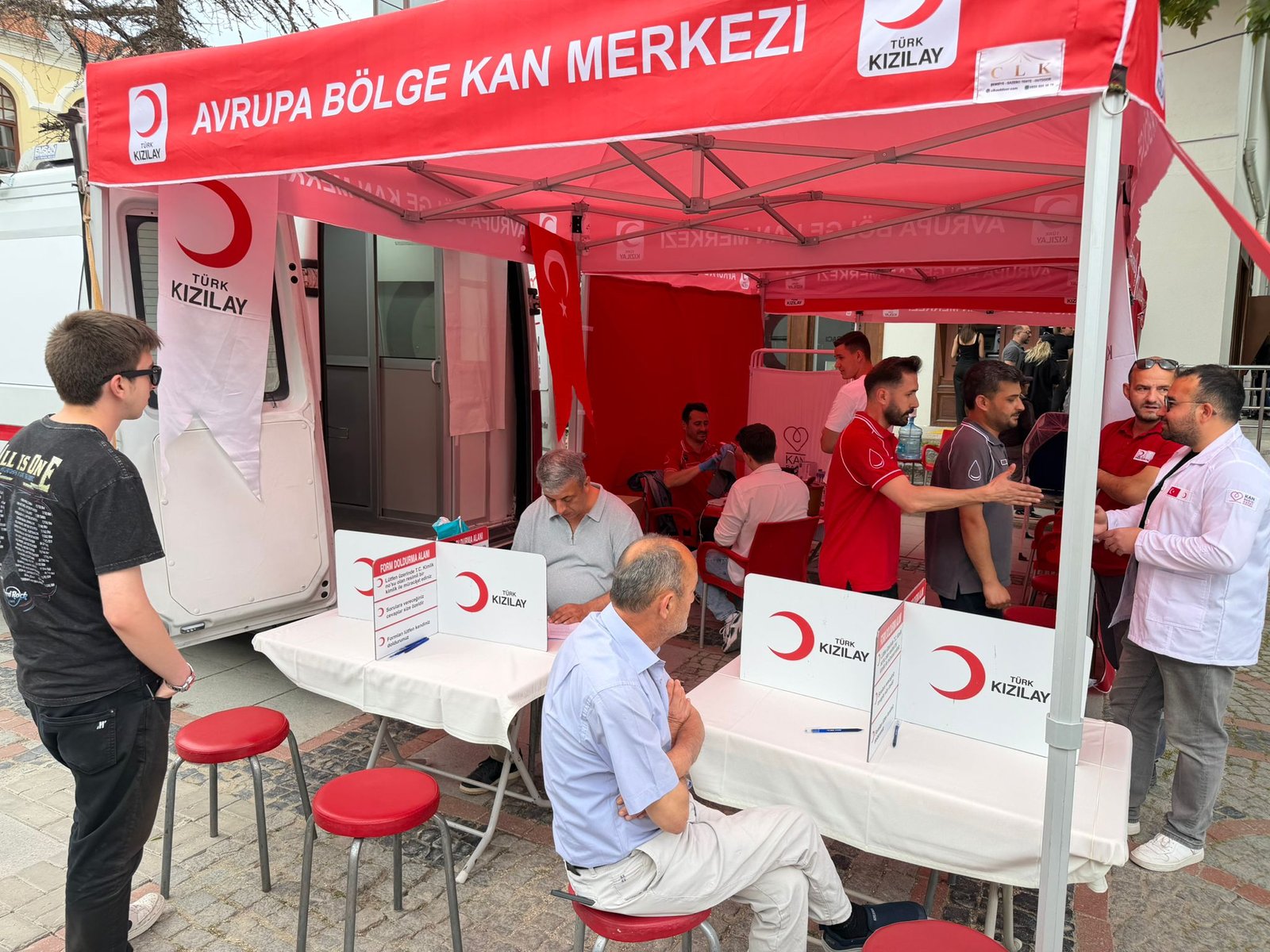 Geçerli görselin alternatif metni yok. Dosya adı: kizilay-1.jpeg