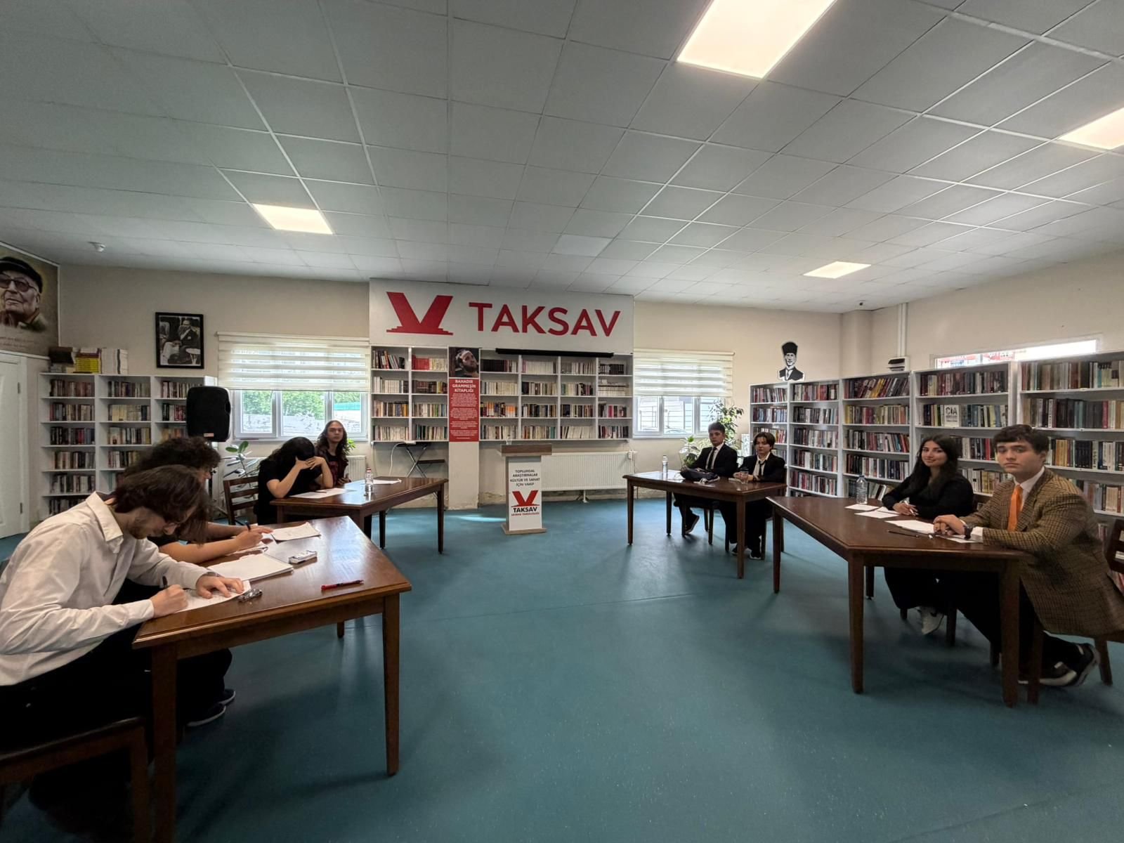 Geçerli görselin alternatif metni yok. Dosya adı: taksav1.jpg